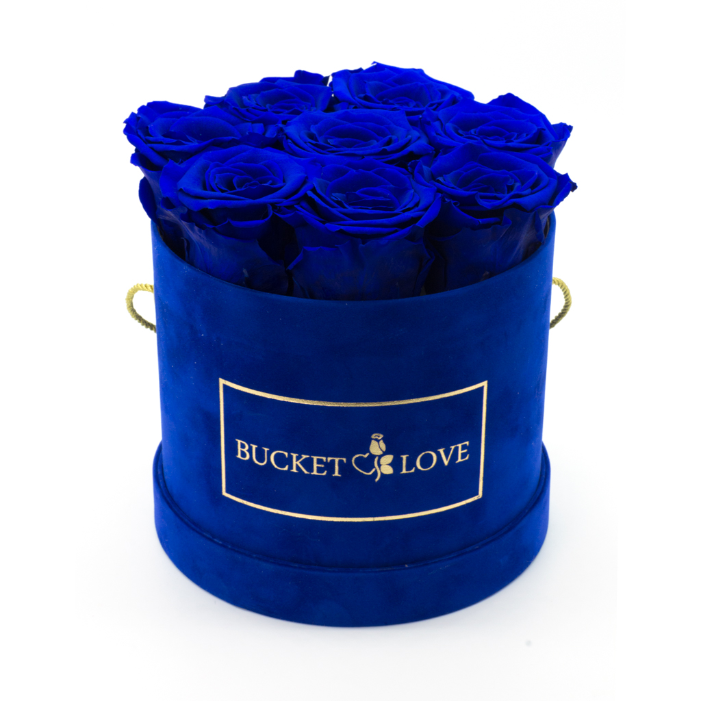 DEEP WATERS_16_GLAMOUR_Bucket of Love_preserved roses_130 EUR